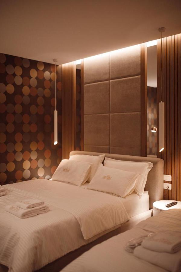 Hotel Chicago Shkoder Exterior photo