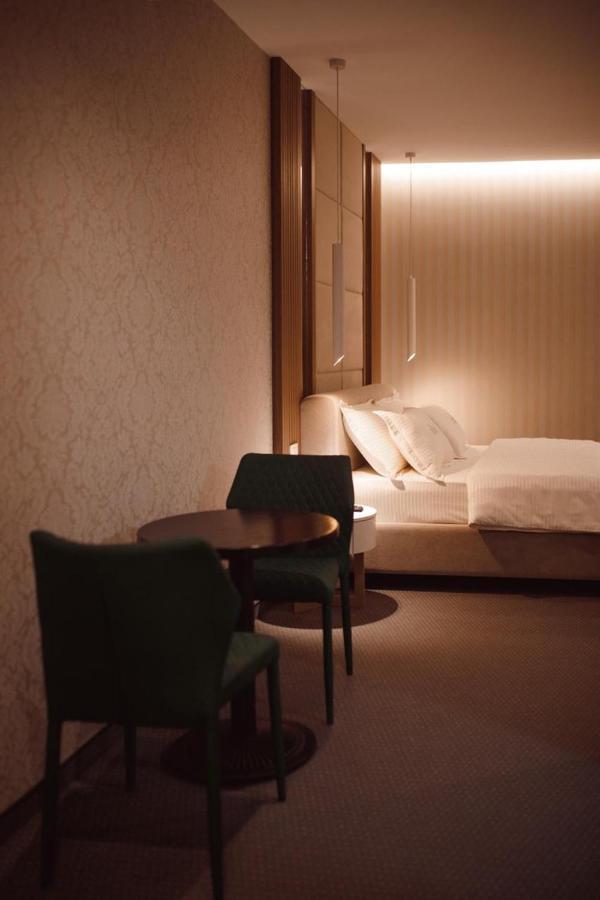 Hotel Chicago Shkoder Exterior photo